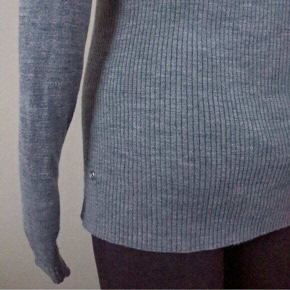 Lululemon pure wool Sweat and Savasana grey turtleneck sweater, women's 8 - Picture 3 of 8